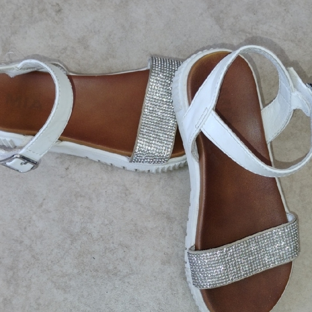 Stylish Kids Sandals and Ballet Flats Velcro Closung - Picture 4 of 4